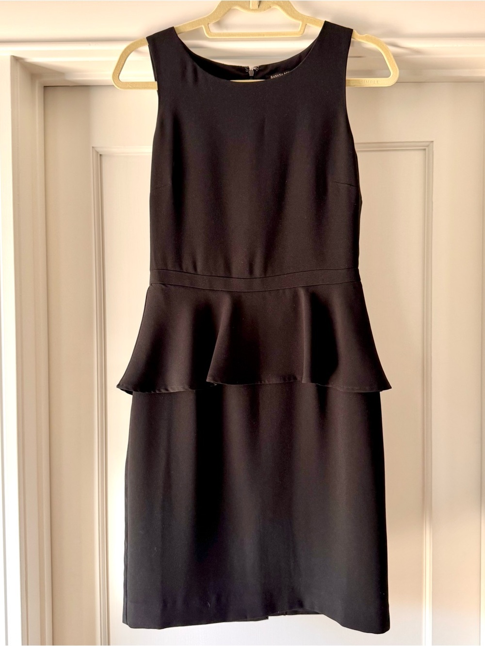 Banana Republic, Classic Black Peplum Sheath Dress, Women's size 4